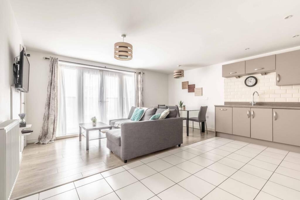 2 Bed & 2 Bath Cosy Apartment Slough- Free Parking Exterior foto