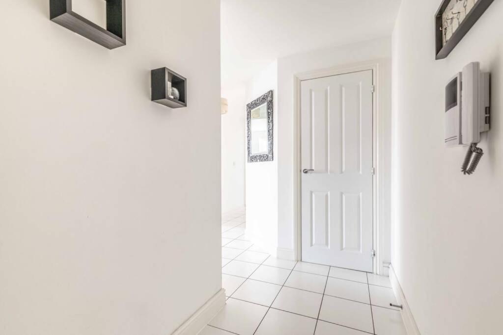 2 Bed & 2 Bath Cosy Apartment Slough- Free Parking Exterior foto